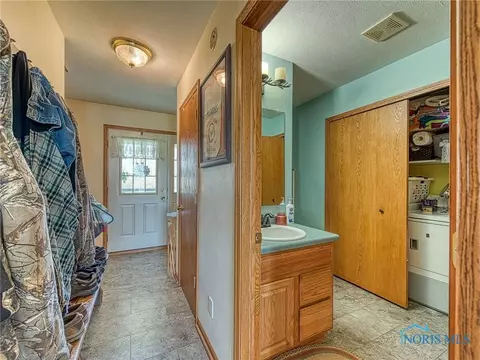 7130 Cedar Point Rd, Oregon, OH 43616 photo 17