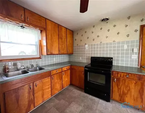 400 W Gage St, Forest, OH 45843 photo 10