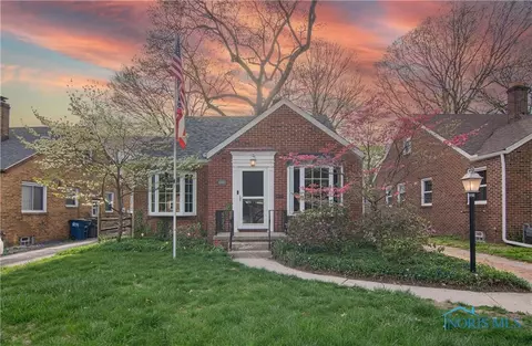 4441 Woodmont Rd, Toledo, OH 43613