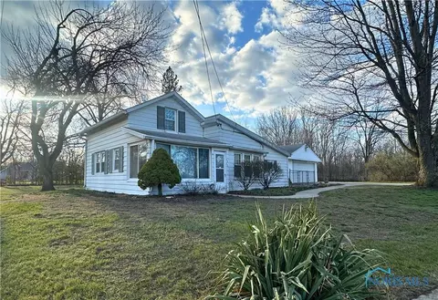 7212 Angola Rd, Holland, OH 43528