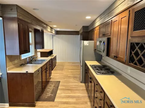 522 Sunny Dr, Bryan, OH 43506 photo 7