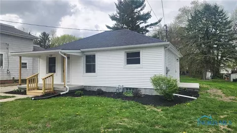 207 College St, Fayette, OH 43521