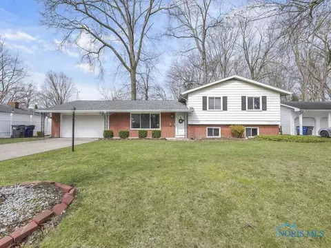 5059 Avonhurst Rd, Toledo, OH 43623