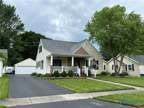 19 Pennsylvania Ave, Waterville, OH 43566