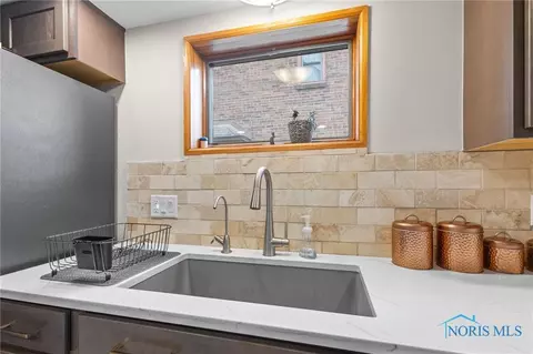 3909 Maxwell Rd, Toledo, OH 43613 photo 16