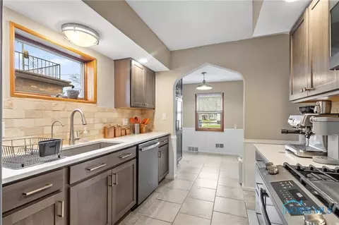 3909 Maxwell Rd, Toledo, OH 43613 photo 14