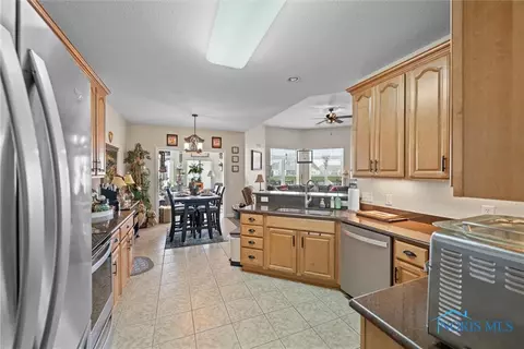 7316 Sloop Ct, Maumee, OH 43537 photo 11