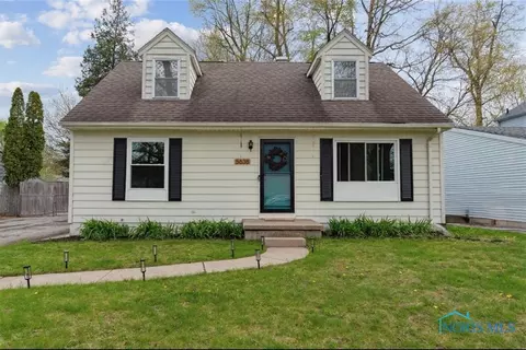 5638 Northview Dr, Sylvania, OH 43560