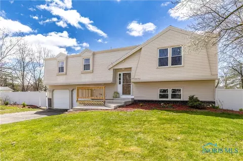 26711 Sheringham Rd, Perrysburg, OH 43551