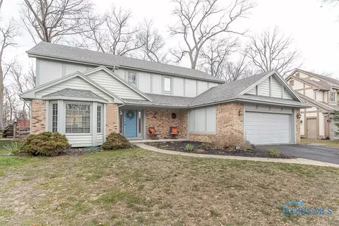 7040 Regents Park Blvd, Toledo, OH 43617
