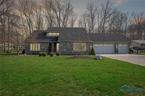 563 3 Rivers Ct, Defiance, OH 43512