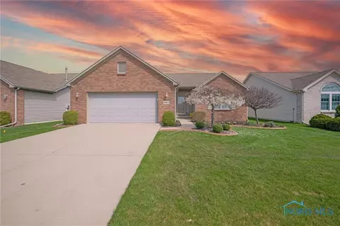 10874 Waterview Dr, Perrysburg, OH 43551