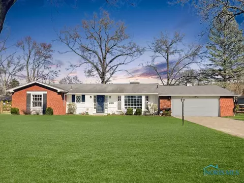 3704 Naples Dr, Toledo, OH 43615