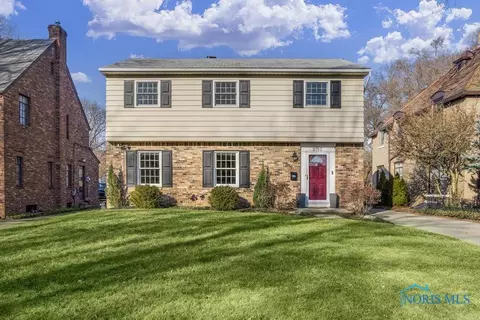 2713 Barrington Dr, Toledo, OH 43606