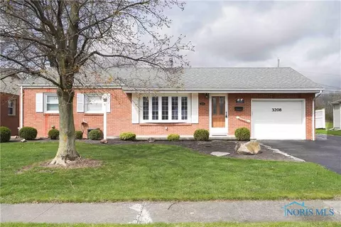 3208 Terrace Ln, Findlay, OH 45840