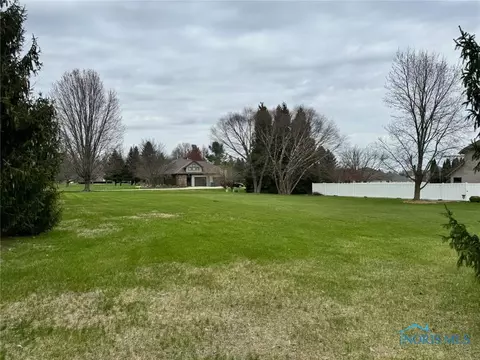 1104 Greystone Dr, Bryan, OH 43506