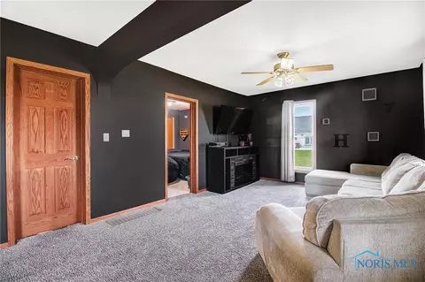 709 W Indiana St, Edon, OH 43518 photo 5