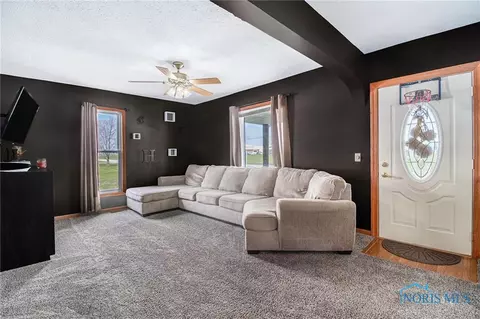 709 W Indiana St, Edon, OH 43518 photo 4