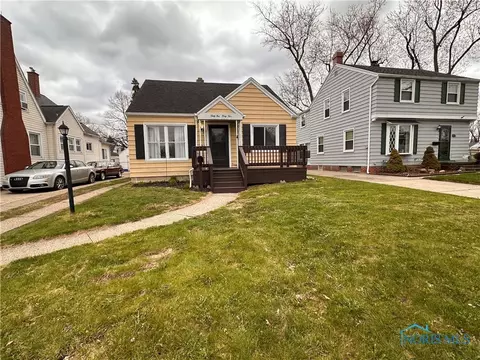 3145 Strathmoor Ave, Toledo, OH 43614