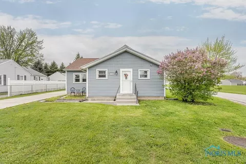 179 N Fargo St, Oregon, OH 43616