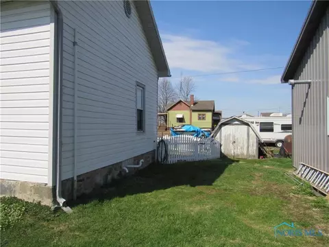 104 S Summit St, Edon, OH 43518 photo 8