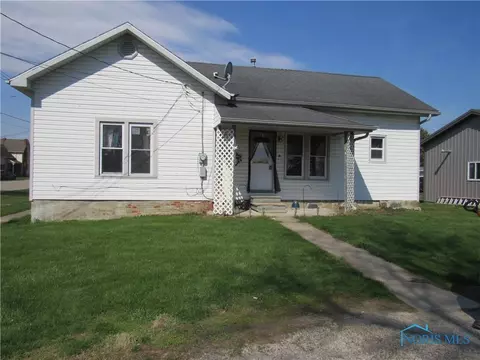 104 S Summit St, Edon, OH 43518 photo 3