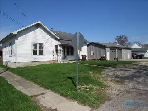 104 S Summit St, Edon, OH 43518 photo 2