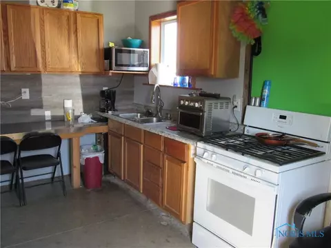 104 S Summit St, Edon, OH 43518 photo 28