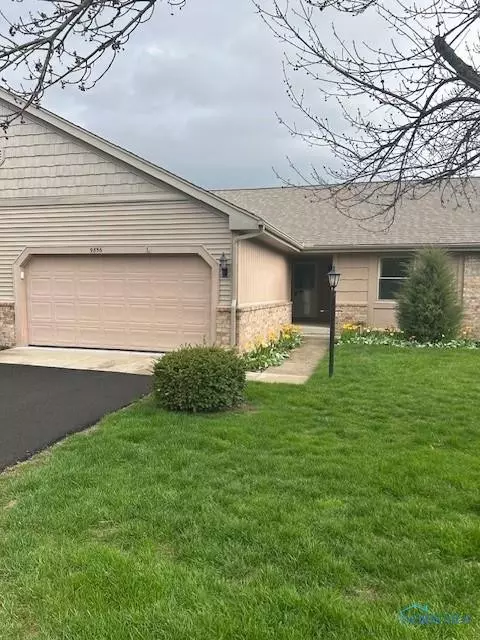9856 Ford Rd, Perrysburg, OH 43551
