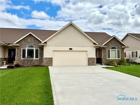 383 Maumee River Xing, Defiance, OH 43512