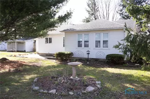 306 Lincoln St, Lyons, OH 43533 photo 2