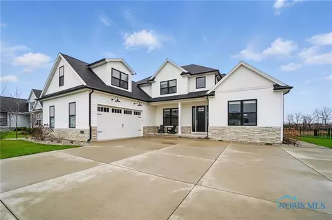 6372 Glen Gary Woods, Waterville, OH 43566