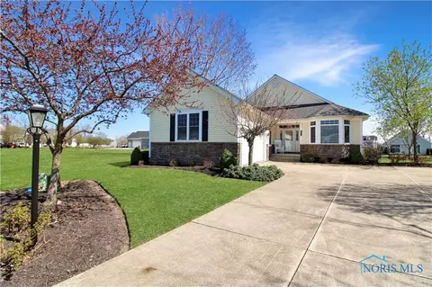 1239 Catawba Bay Dr, Port Clinton, OH 43452
