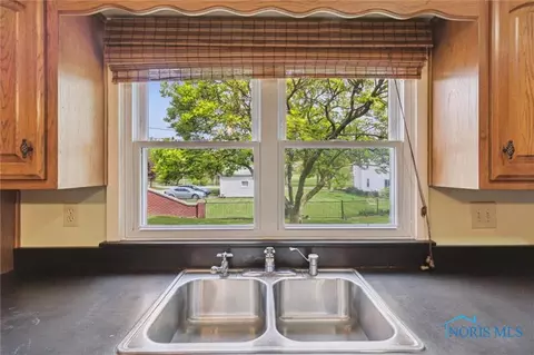 325 Park St, Bryan, OH 43506 photo 15