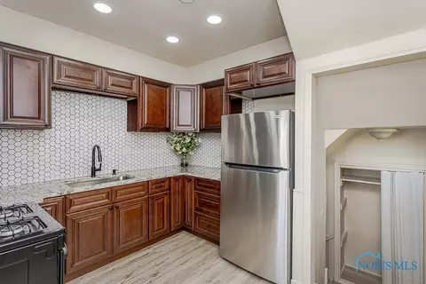 822 Wright Ave, Toledo, OH 43609 photo 9