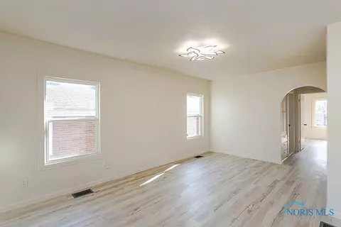 822 Wright Ave, Toledo, OH 43609 photo 4