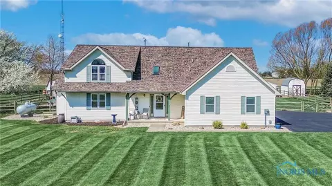 556 S Lathrop Rd, Swanton, OH 43558