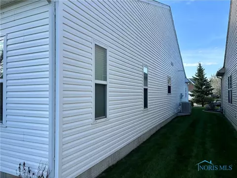 7317 Sloop Ct, Maumee, OH 43537 photo 3