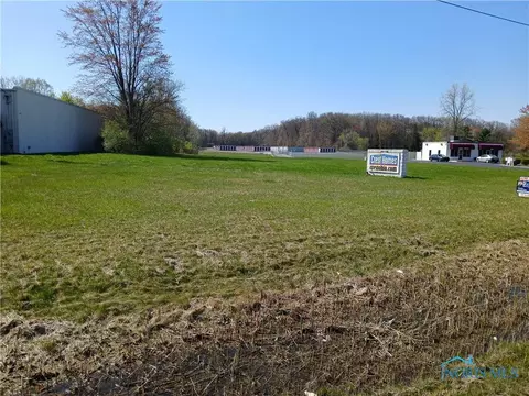 8939 Airport Hwy Hwy, Holland, OH 43528