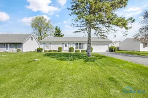 14384 Georgetown Dr, Bowling Green, OH 43402