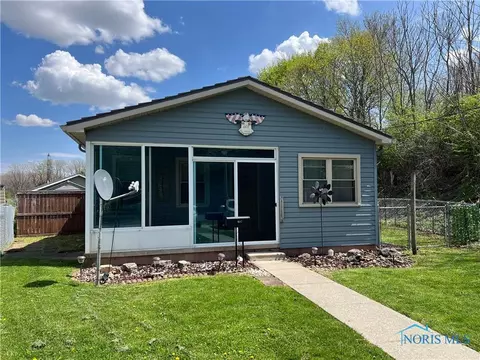 607 S Front St, Fremont, OH 43420