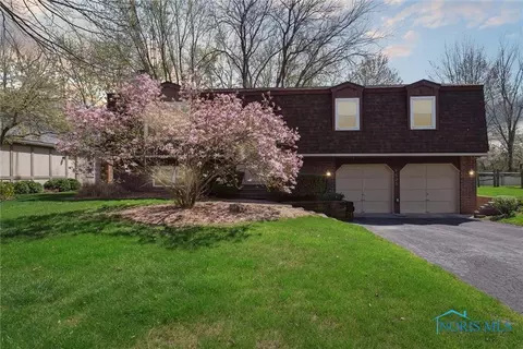 7803 Therfield Dr, Sylvania, OH 43560