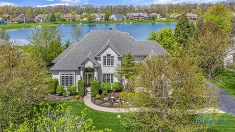 7048 Deer Hollow Ln, Maumee, OH 43537