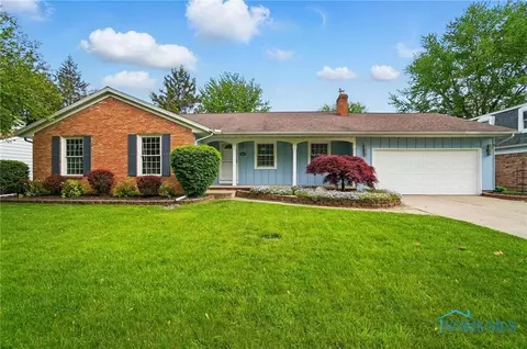 864 Cherry Ln, Waterville, OH 43566