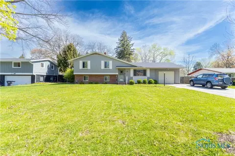2257 Greenlawn Dr, Toledo, OH 43614