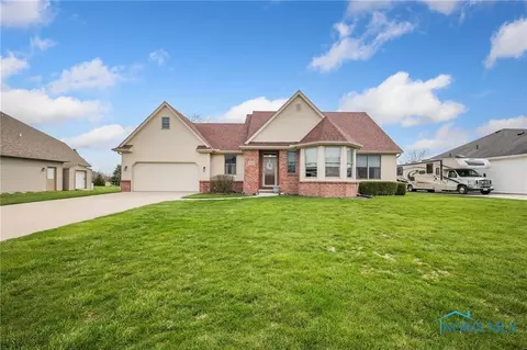 30406 Cedar Valley Dr, Northwood, OH 43619