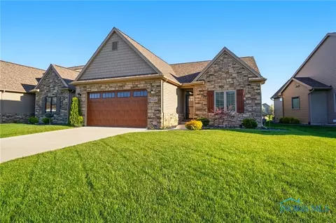 9160 Grande Ct, Sylvania, OH 43560