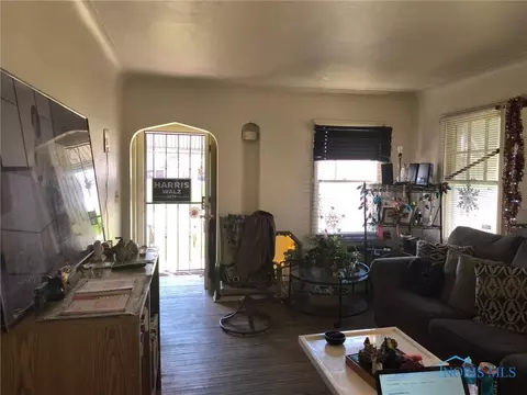 221 Everett St, Toledo, OH 43608 photo 5