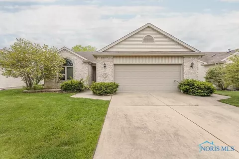 6943 Nightingale Dr, Holland, OH 43528