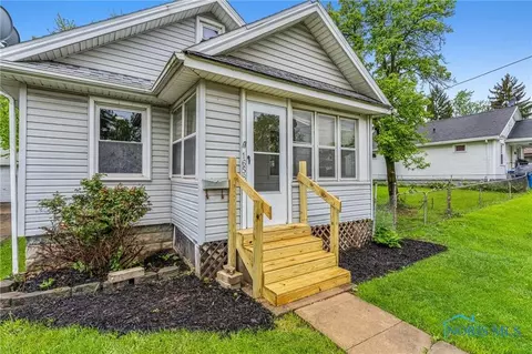 1658 Botkins Dr, Toledo, OH 43605